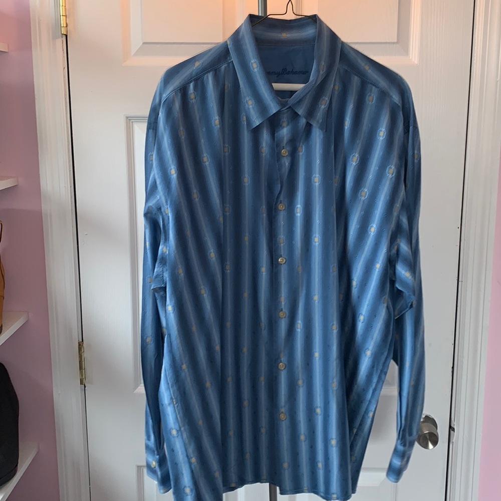 Men’s Tommy bahama button down shirt